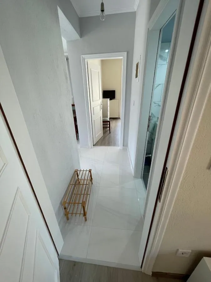 2-Bedroom Luxury Family Home Flogita