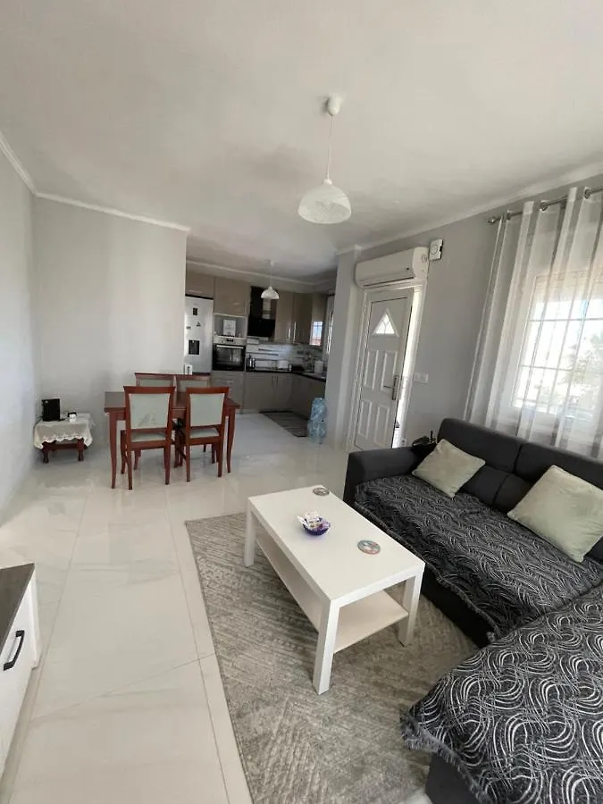 2-Bedroom Luxury Family Home Flogita