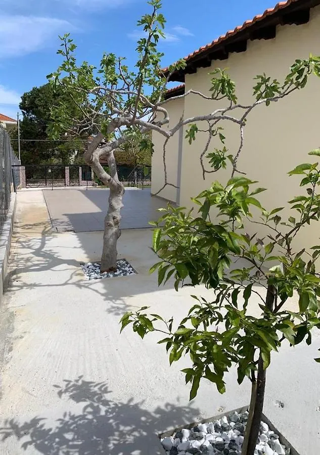 2-Bedroom Luxury Family Home Flogita Greece